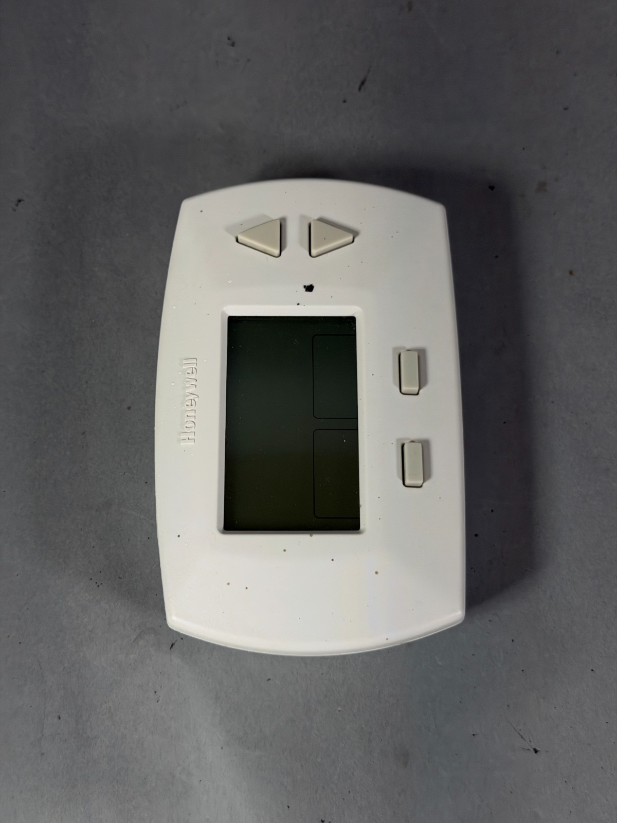 Honeywell RTHL3550d1006 Non- Programable Thermostat RTHL3550D w/Batteries