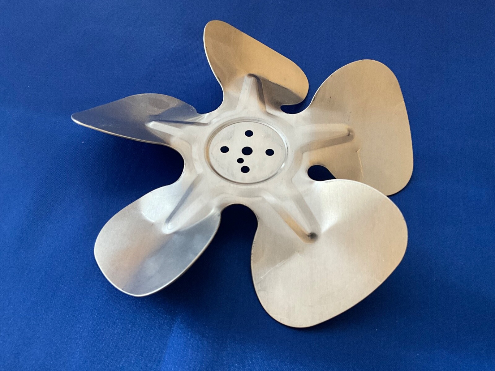 8” CW Hubless Fan Blade – 5-Wing 30° Pitch