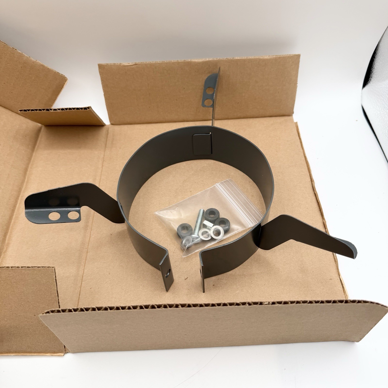 Fasco FM55 8725-6017 5-5/8in 3-Leg Torsion Flex Mount Bracket Blower UL CSA