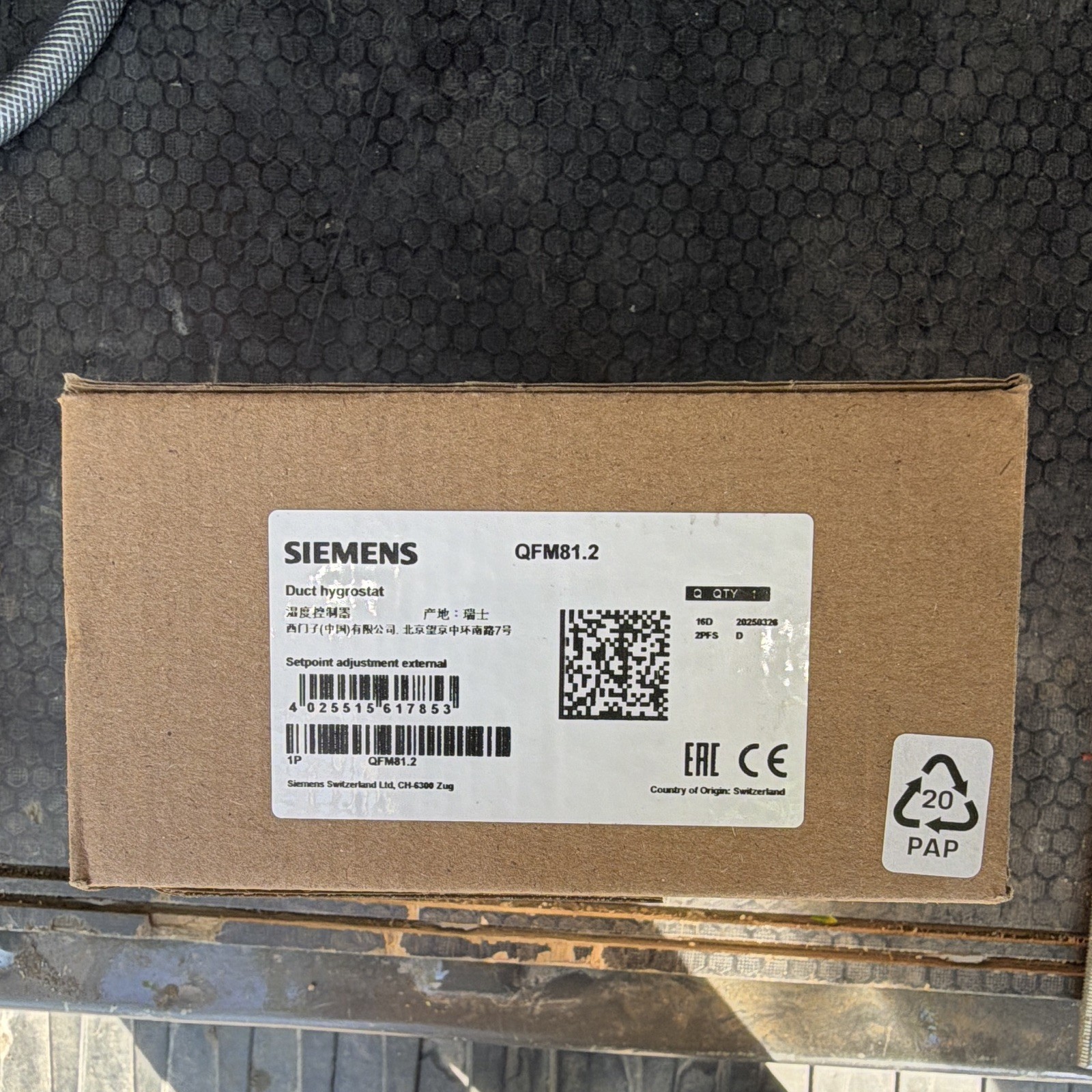 Siemens QFM81.2 Duct Hygrostat Humidity Control Sensor White Blue
