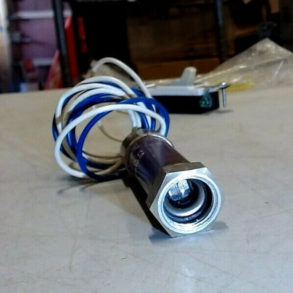 HONEYWELL C7027A-1049 MINIPEEPER UV SENSOR 1/2″ SIGHT PIPE 0-215 DEGREES F *FSHP
