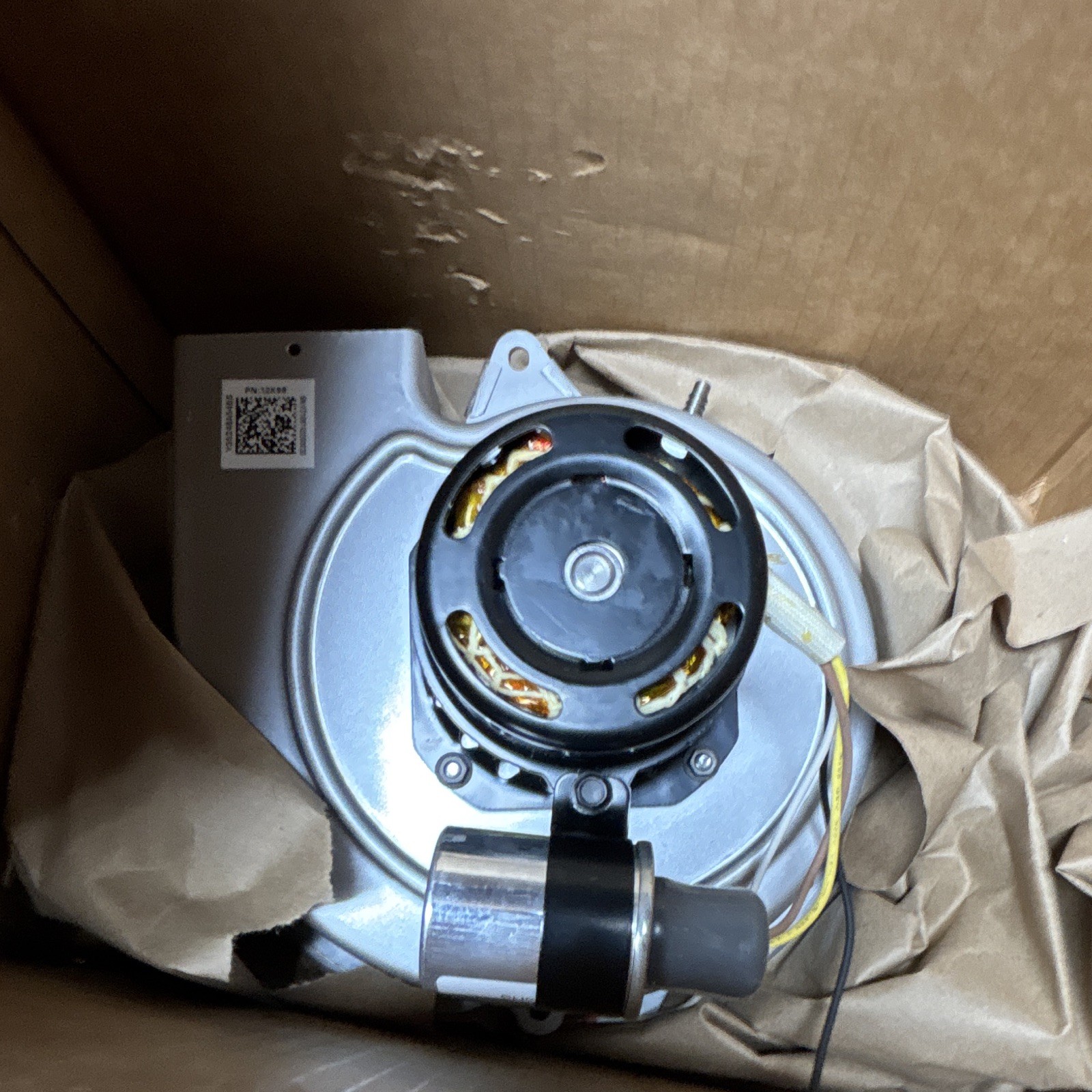 Goodman Inducer Motor Assembly With Capacitor And Fan Blade.