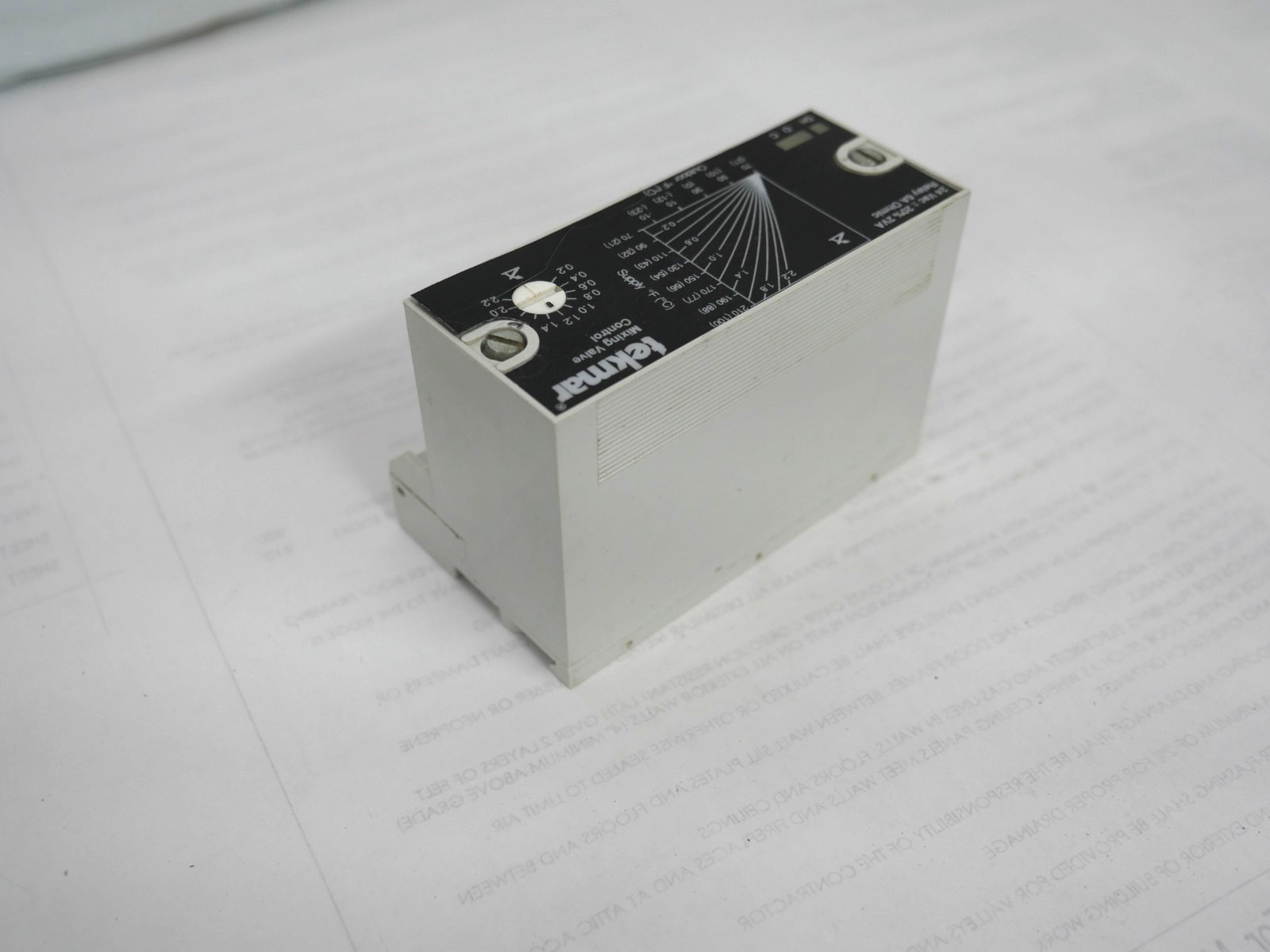TEKMAR 228 MIXING VALVE CONTROL USED FOR PARTS SEE DESCRIPTION