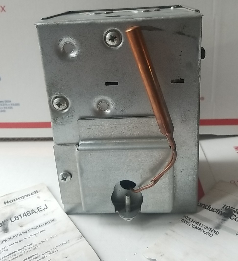 Honeywell L8148 J 1009 Aquastat Relay