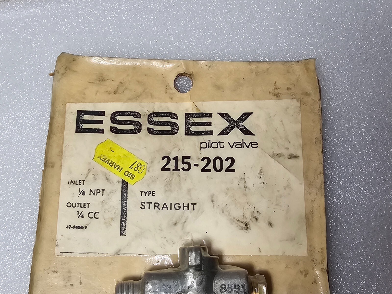 Sid Harvey Straight Pilot Valve D-215 (215-202), 1/8″ NPT x 1/4″ Compression