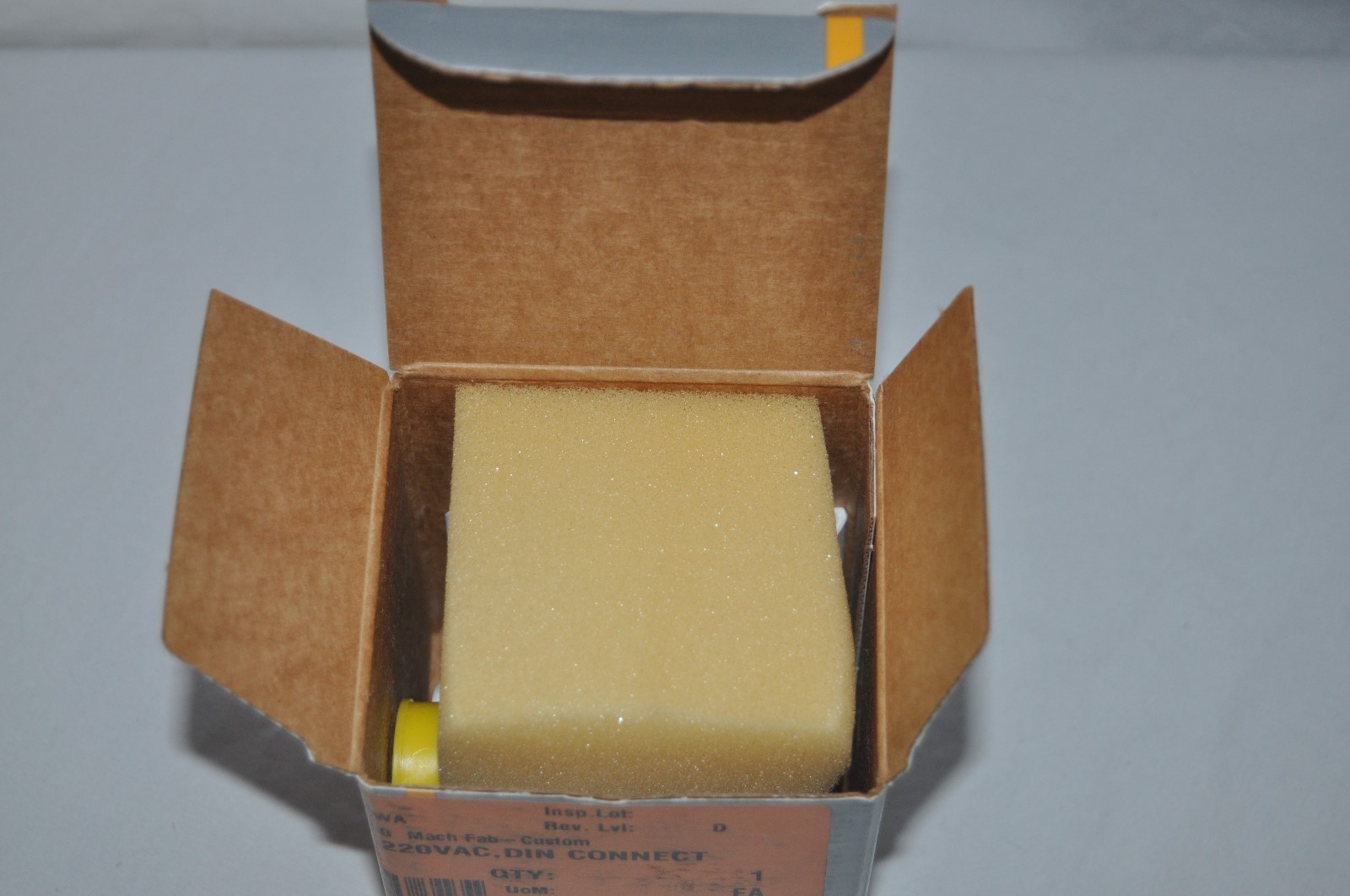 Parker Complete Solenoid Valve Gold Ring 1/4″ NPT 3/32 Orifice 04F20C3306AAFPH15