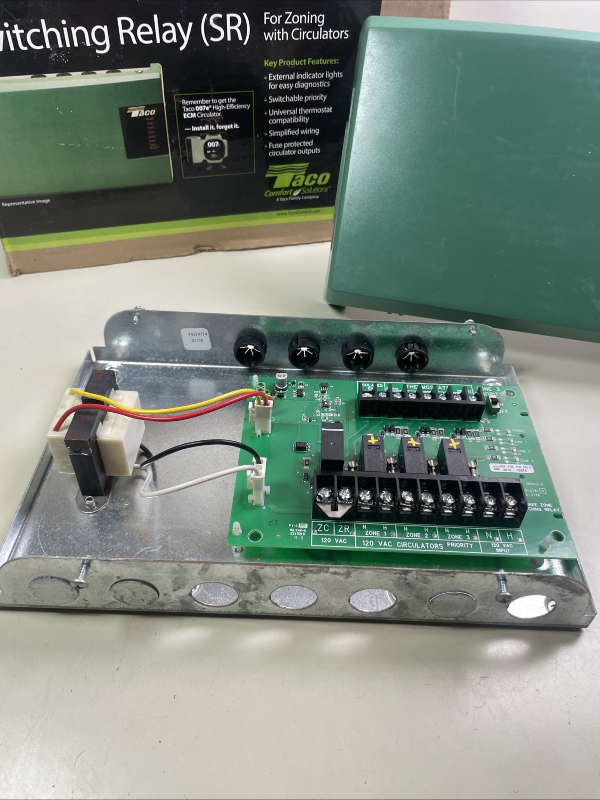 Taco SR503-4 3 Zone Switching Relay Missing 1 Clamp & Several KOs