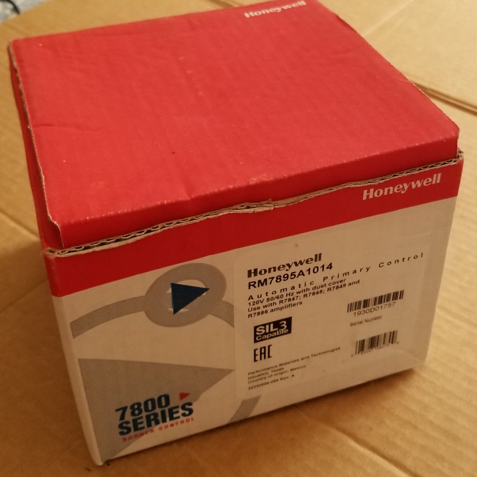 Honeywell RM7895A1014/ RM7895 A 1014 BURNER CONTROL With Dust Cover