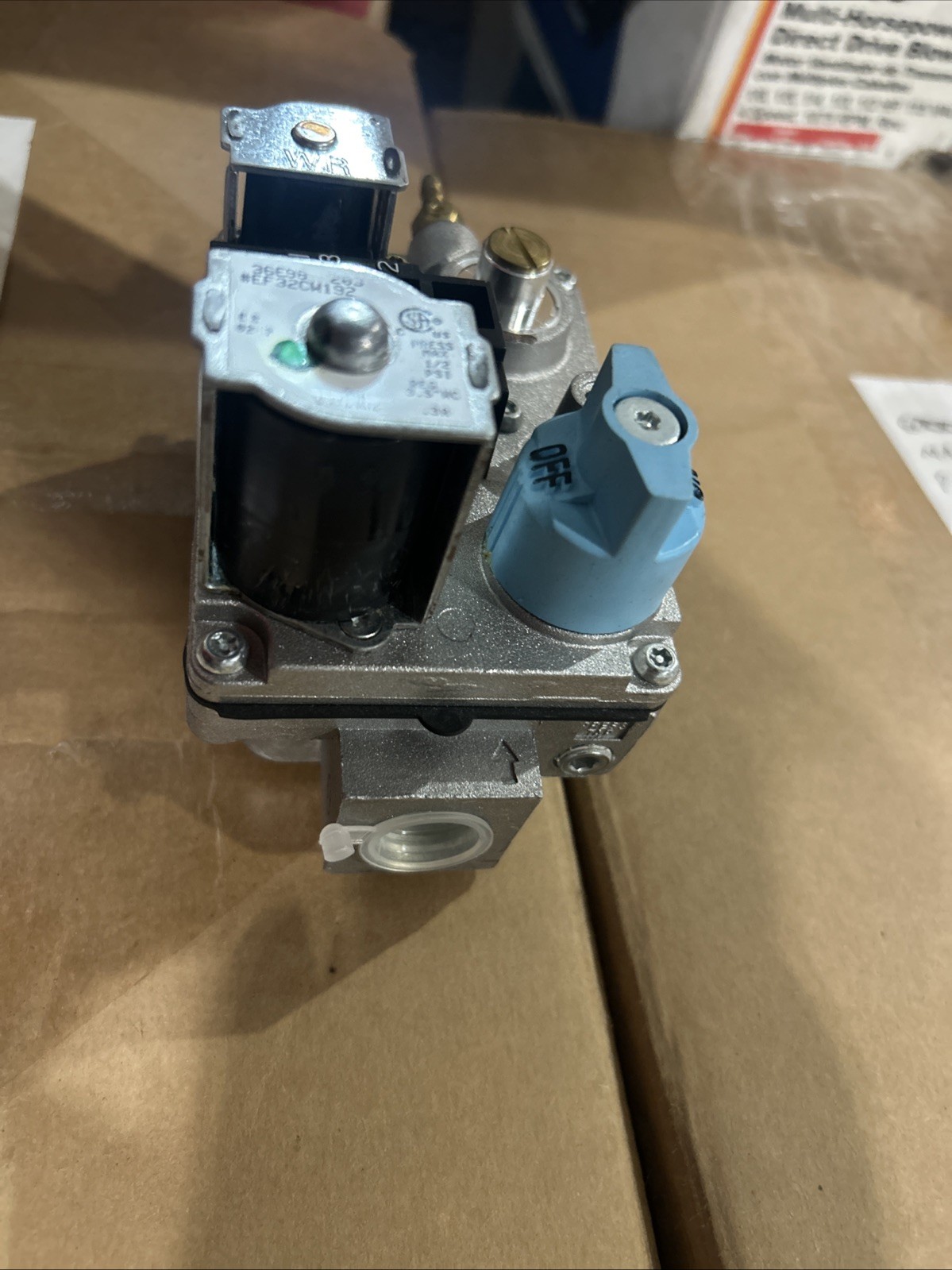 New Carrier EF32CW192 OEM Gas Valve – Redundant 1-Stage 24V EF-32CW-192