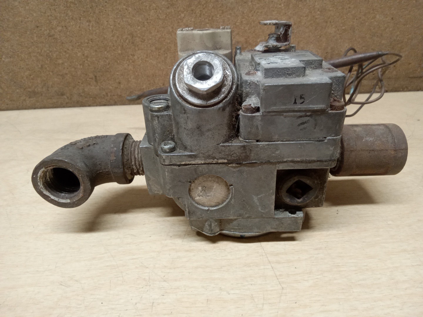 Robertshaw Unitrol 700AS 324-325-015 Hydraulic Combination Gas Valve