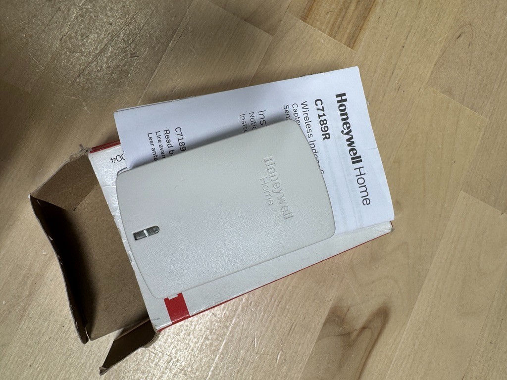 Honeywell C7189R1004 Wireless Indoor Temperature Sensor C7189R