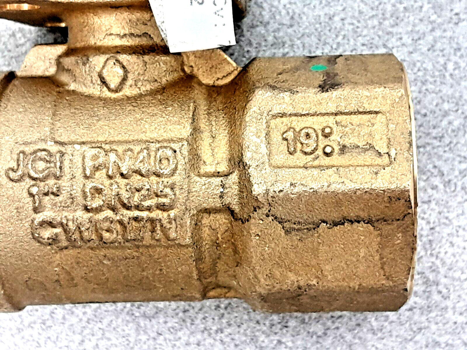 MIX LOT of 6 =JOHNSON CONTROLS HVAC 1/2 ” – 3/4 “- 1 ” – Brass Ball Valve 2 Way