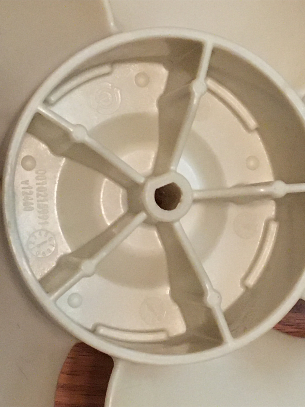 GE ac model: AHTK08AAW1 Condenser Fan Blade 294.5 x 85.5 mm Shaft Size : 5/16 in
