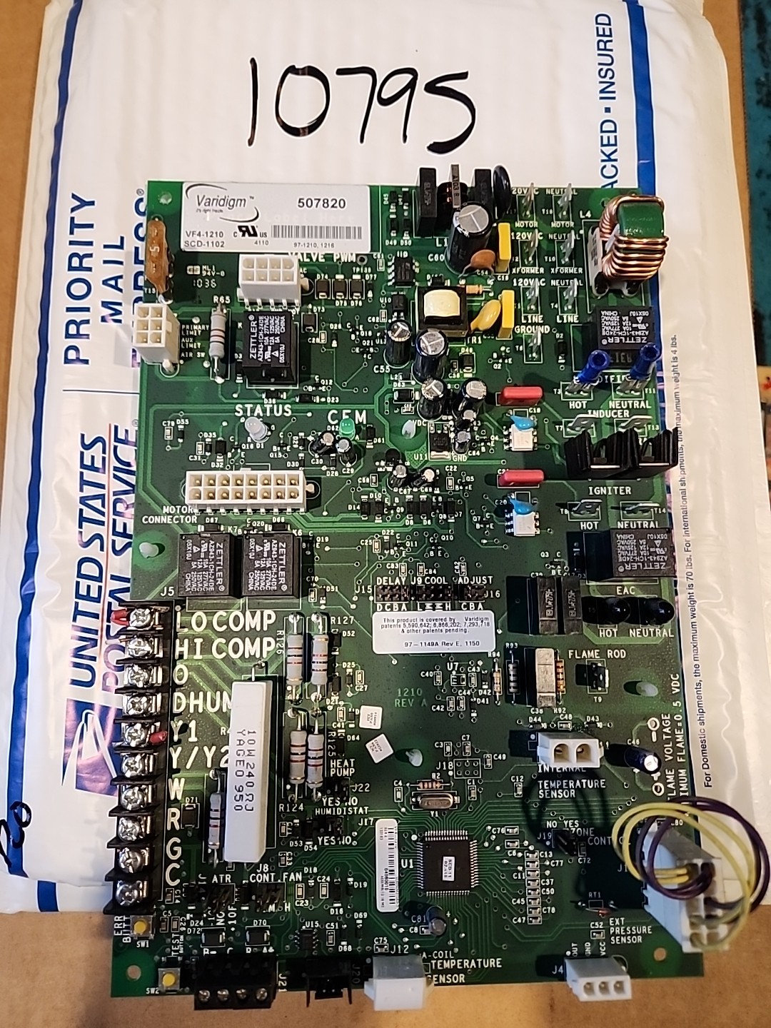 York Luxaire VARIDIGM 507820 Control Board VF4-1210 SCD-1102