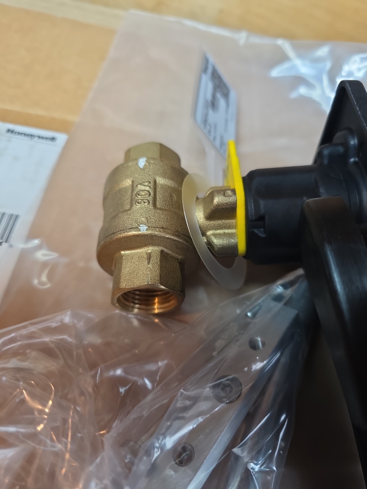 Honeywell VBN2AJ3S0X Ball Valve 2 Way 1/2 In NEW *WE*SHIP*TODAY*