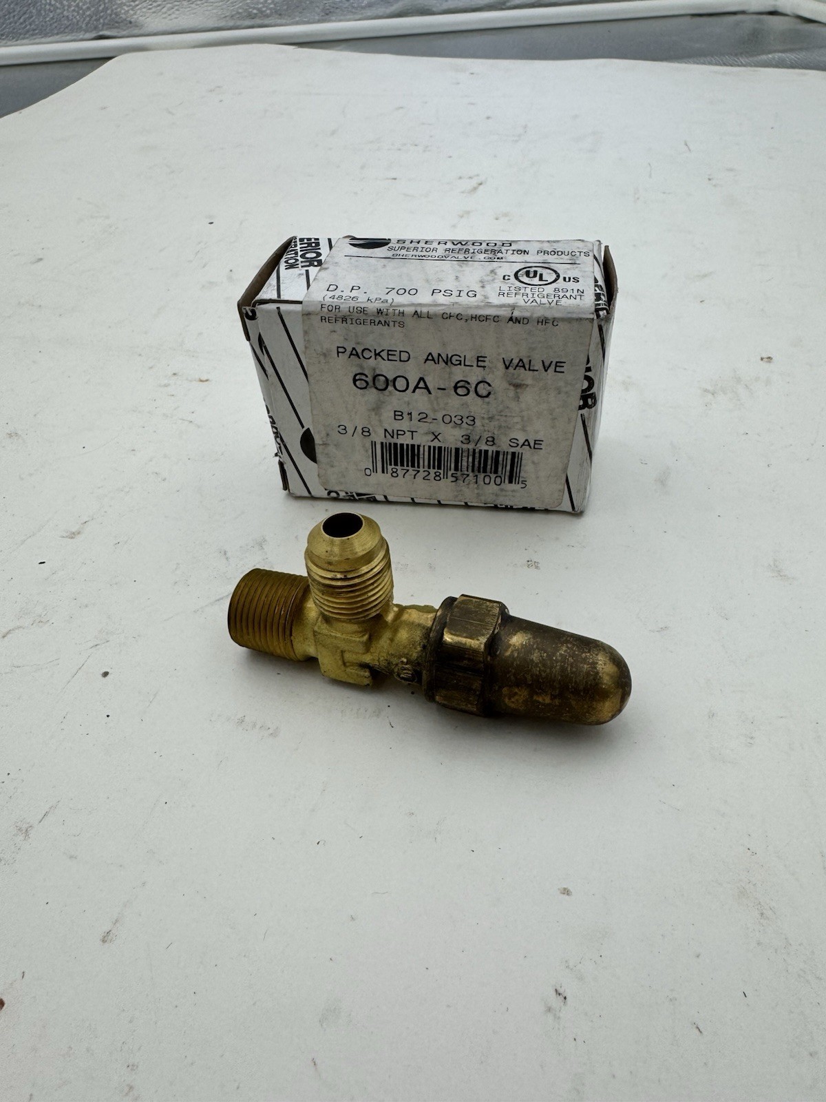 SUPERIOR VALVE CO 600A-6C PACKED ANGLE VALVE 3/8″NPT X 3/8″ SAE FLARE B12-033