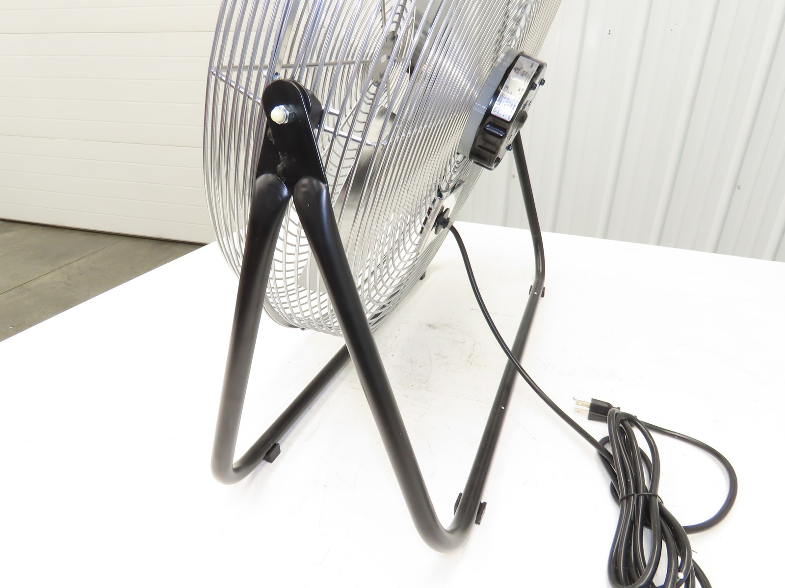 TPI Industrial F-24-TE 24″ Floor Fan with Totally Enclosed Motor 120VAC 2.2 Amp
