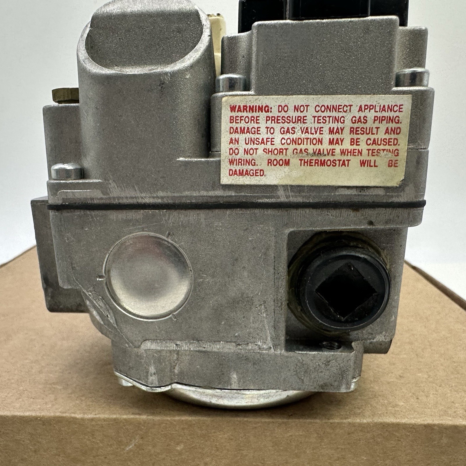 700-428 Robertshaw 24V Slow Open Natural Gas Valve 1/2 x 3/4″ – 7000BER-S7C READ