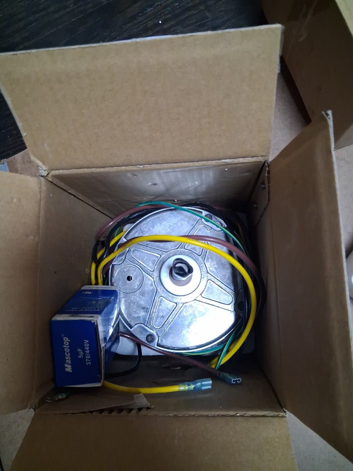 Uimoso Condenser Fan Motor 1/4HP 1100RPM 208-230V 5KCP39EGS070S 5KCP39EGY823S