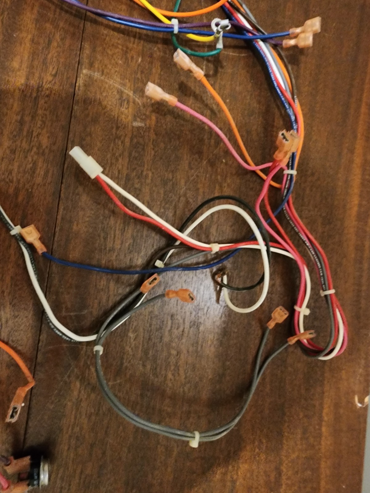 USED GOODMAN WIRING HARNESS. FURNACE MODEL NUMBER GMS90703BXA