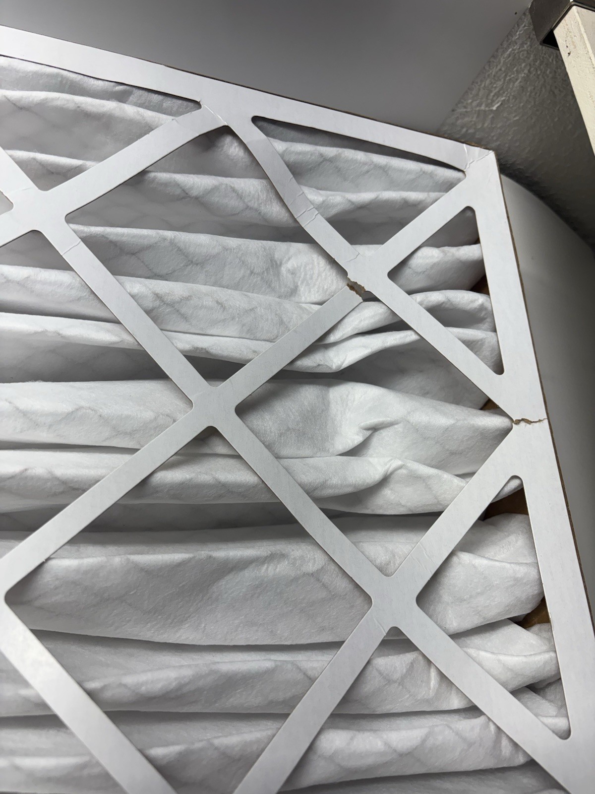 20x25x4 MERV 13 AC Air Filters 6 PACK. Slight Damage Does Not Affect Usability