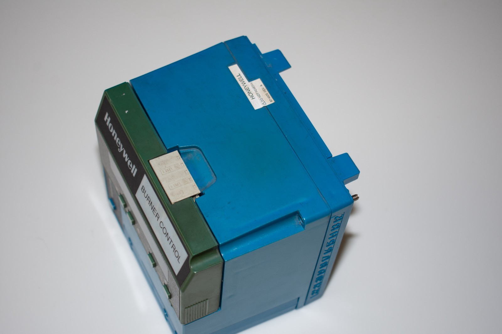 Honeywell RM7890A1015, display, base, flame module, 10900 hours 6-month warranty