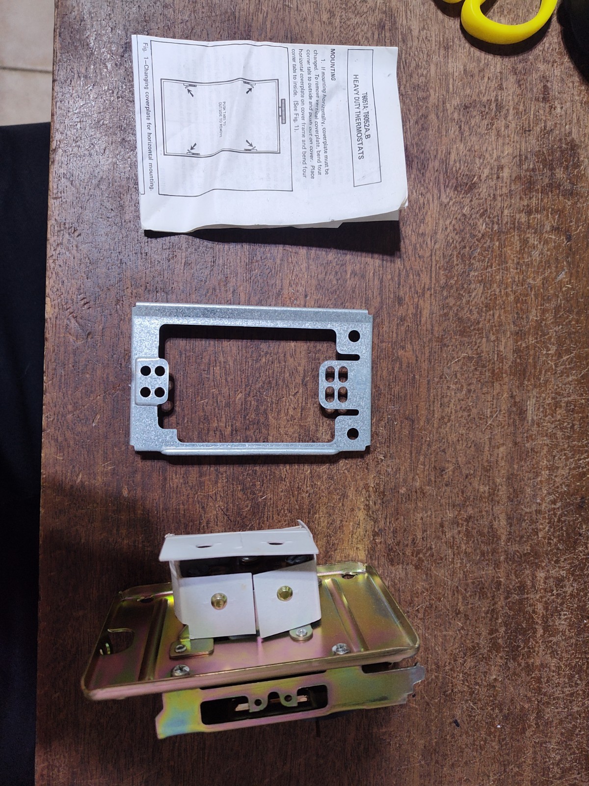 Honeywell T6051A-1016 Thermostat Hot/cool 50F To 80F Heavy Duty Tradeline (READ)