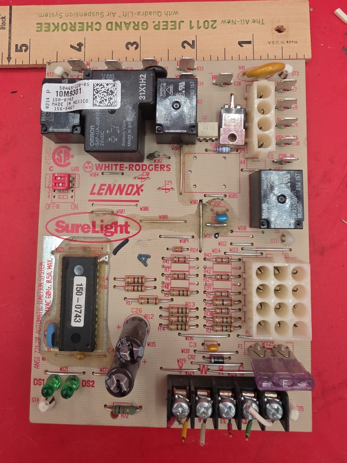 LENNOX SureLight 50A65-120-05 Furnace Control Circuit Board 10M9301