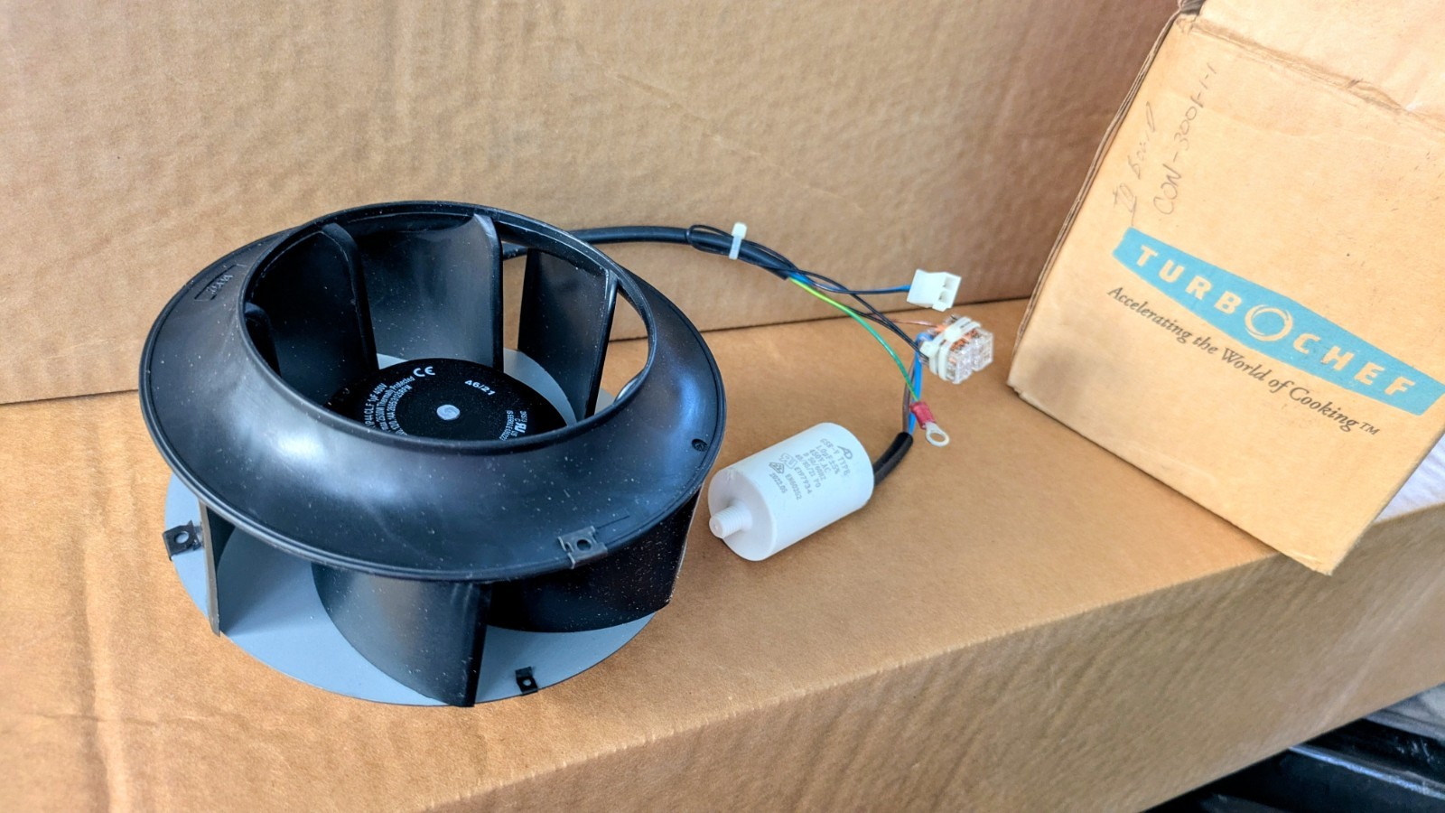 ECOFIT H03-A0 2RREuA35 133x42R I 44 CL.F 400V 230V 50/60Hz Backward Curved Motor