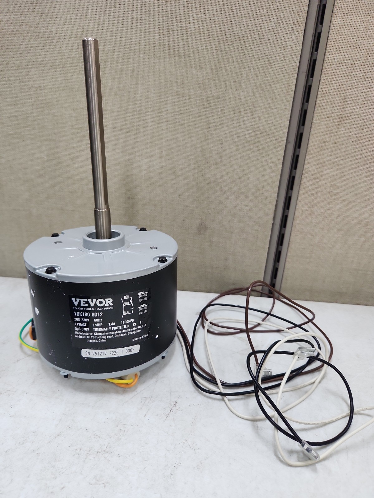 NEW Vevor Condenser Fan Motor with Capacitor 1/4 HP 825rpm 208-230V CW/CCW…