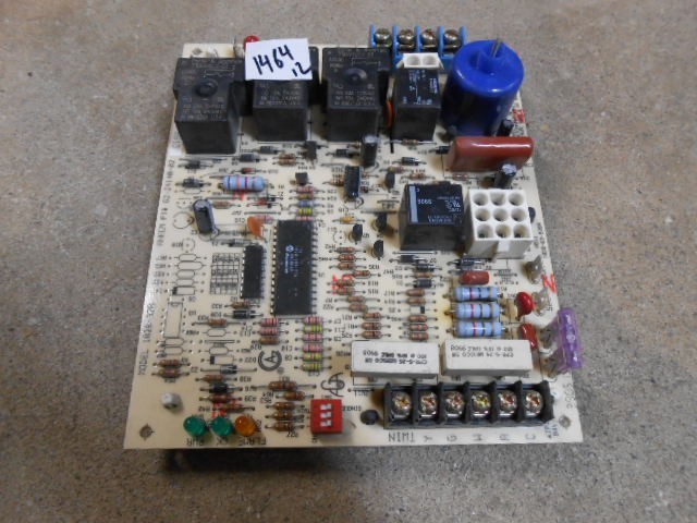 Rheem Ruud Furnace Spark Ignition Control 1028-928 62-24140-02 1028-83-928A