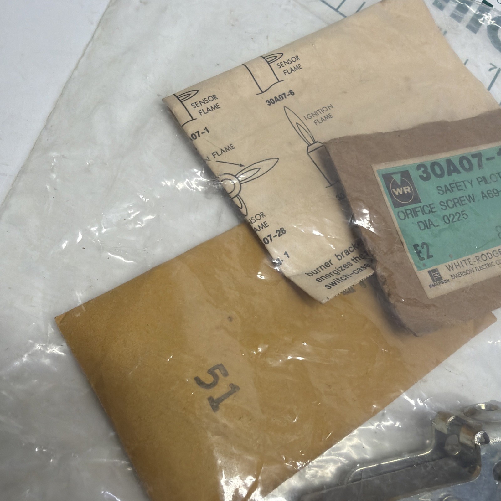 WHITE-RODGERS 30A07-1 SAFTY PILOT ORIFICE CREW A69-0286