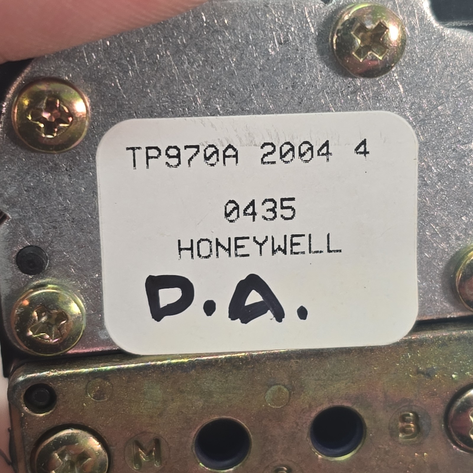 Honeywell TP970A 2004 Pneumatic Thermostat Direct Acting Analog Silver Black