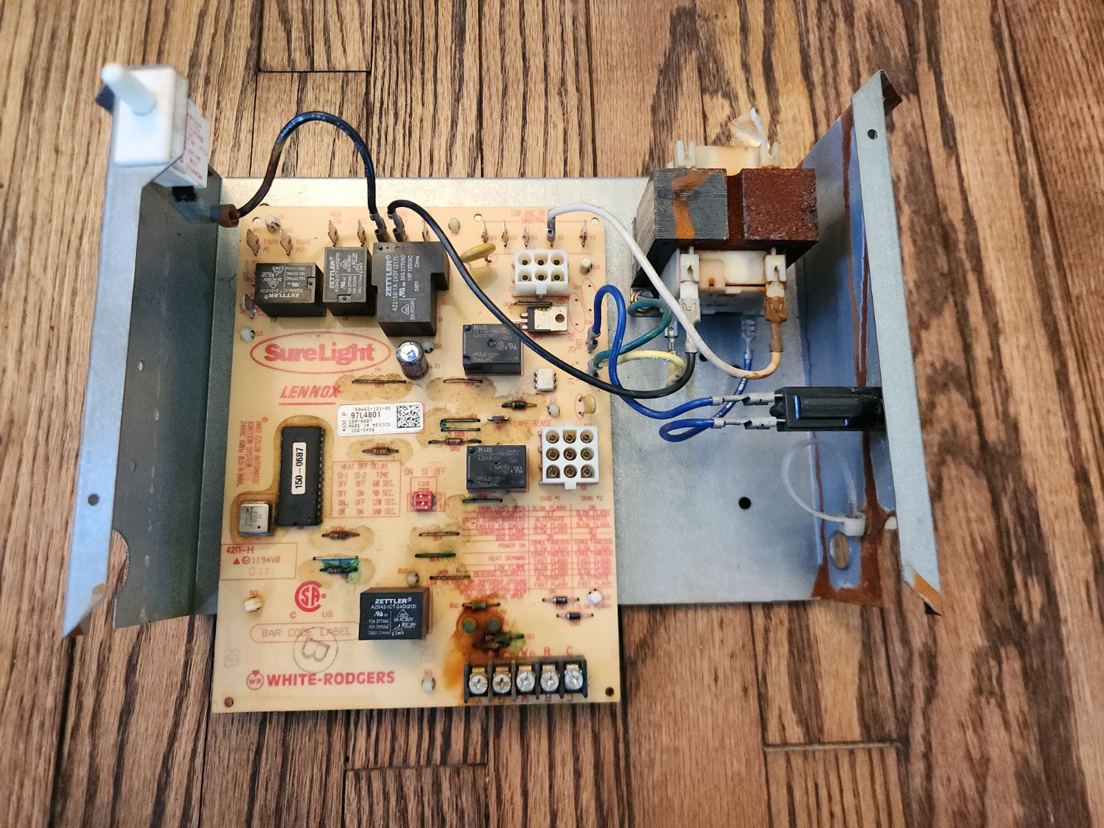 LENNOX 97L4801 Furnace Control Circuit Board Panel White Rodgers 50A62-121-06