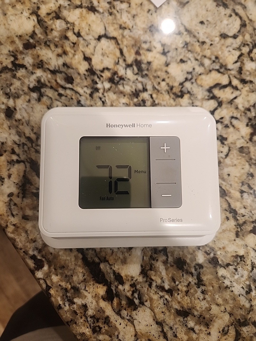 Honeywell Pro Series Heat Pump Thermostat TH3210U2004. Free Ship