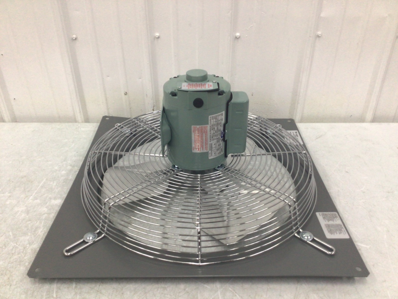 Canarm – P18-1V Exhaust Fan: Direct Drive, 18 in Blade, 1/3 hp, 3,150 cfm, 115V