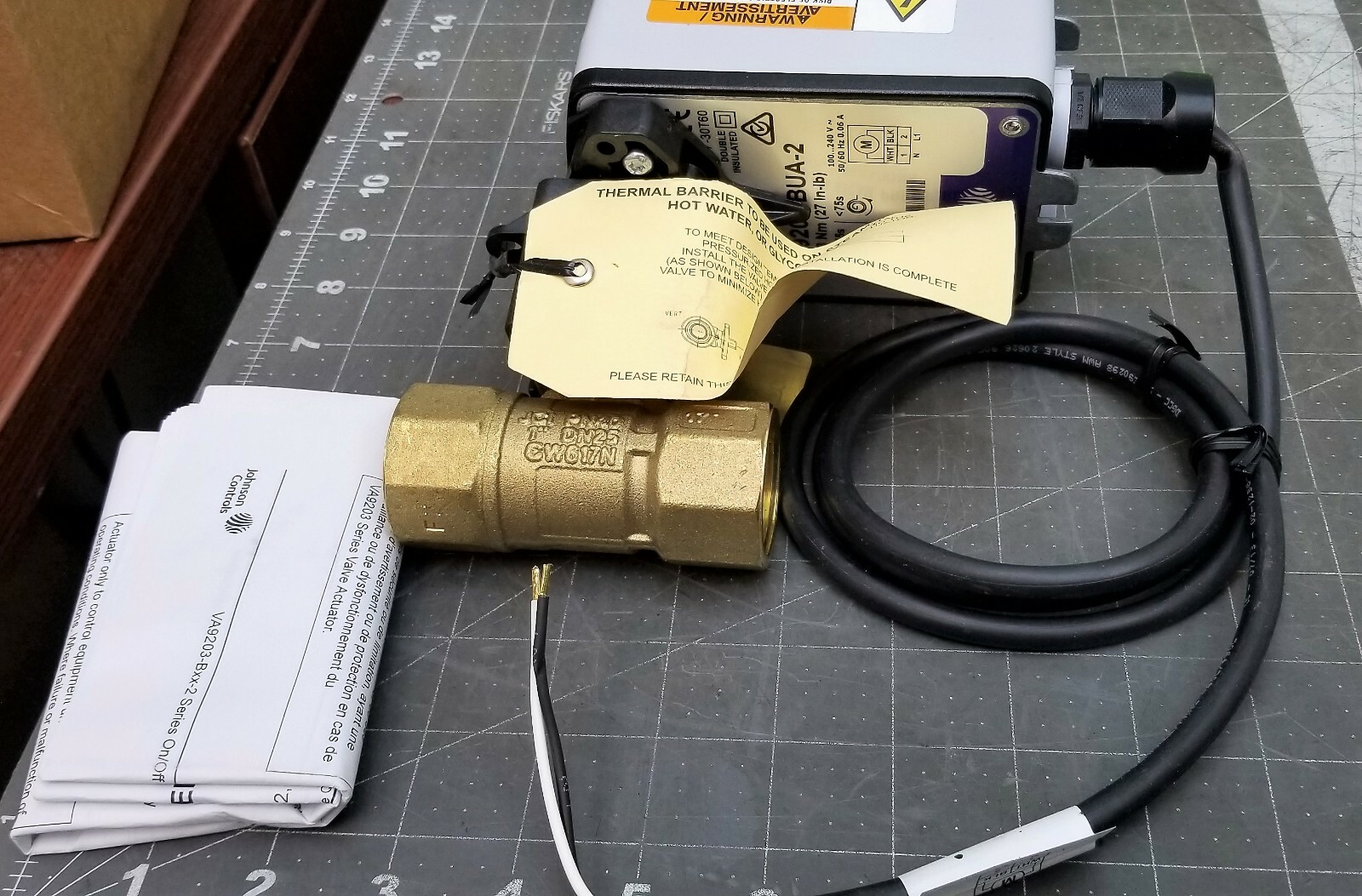 JOHNSON CONTROLS 1” 2-WAY BALL VALVE 18.7Cv 85-264V 2Pos N/C NEW [A8BC]