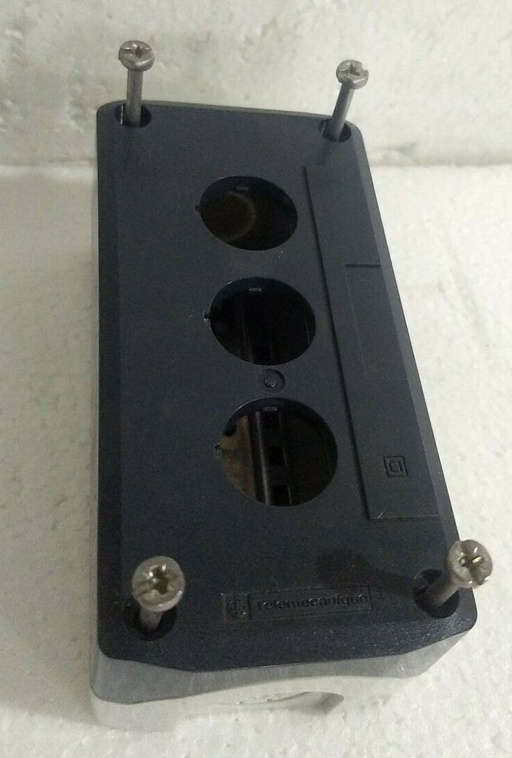 Telemechanique XAL D03 – IP65 – 011481 x 1 – Czech Republic