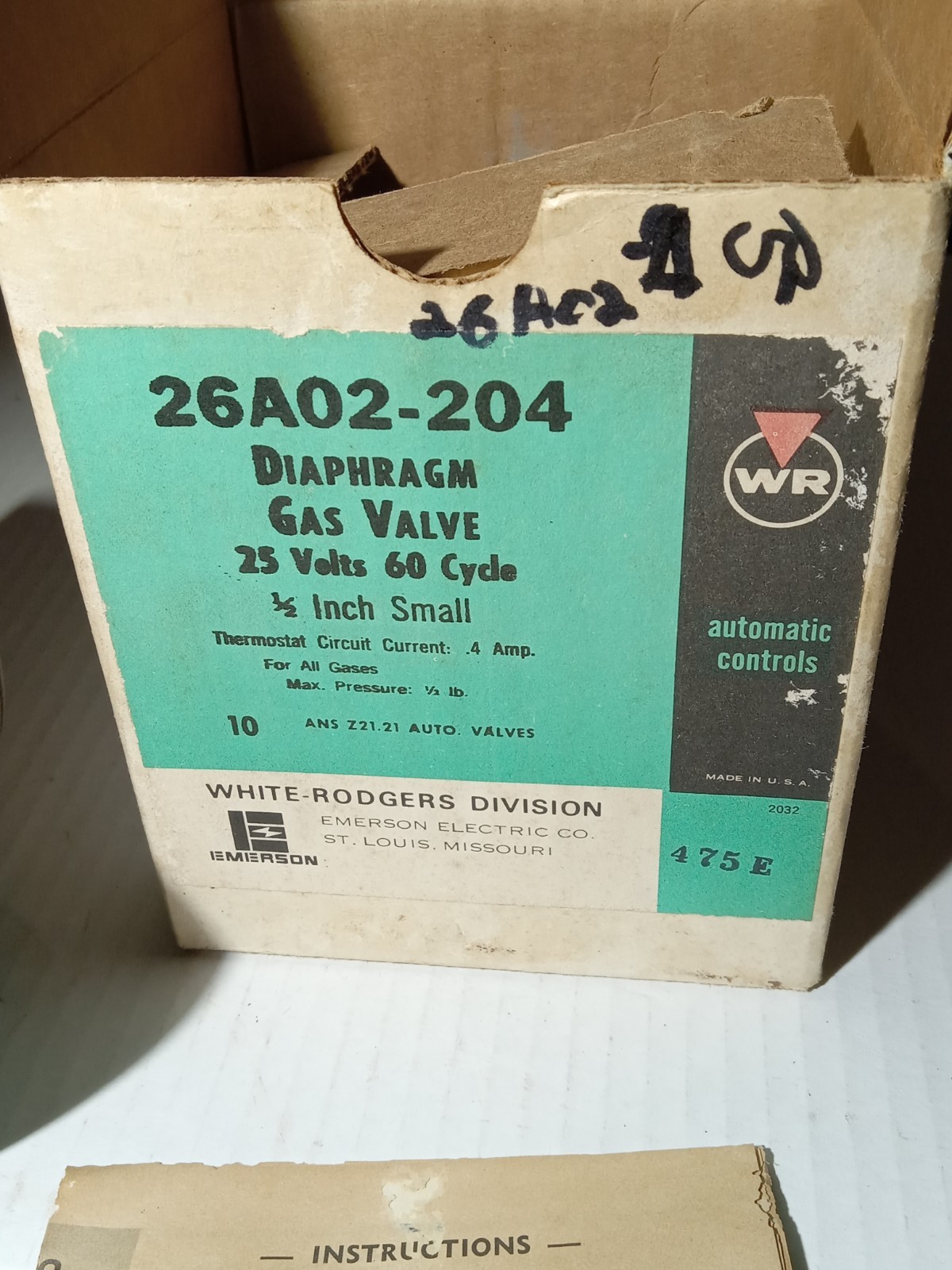 White-Rodgers 26A02-206 Diaphragm Gas Valve 25V 60 Cycle NOS