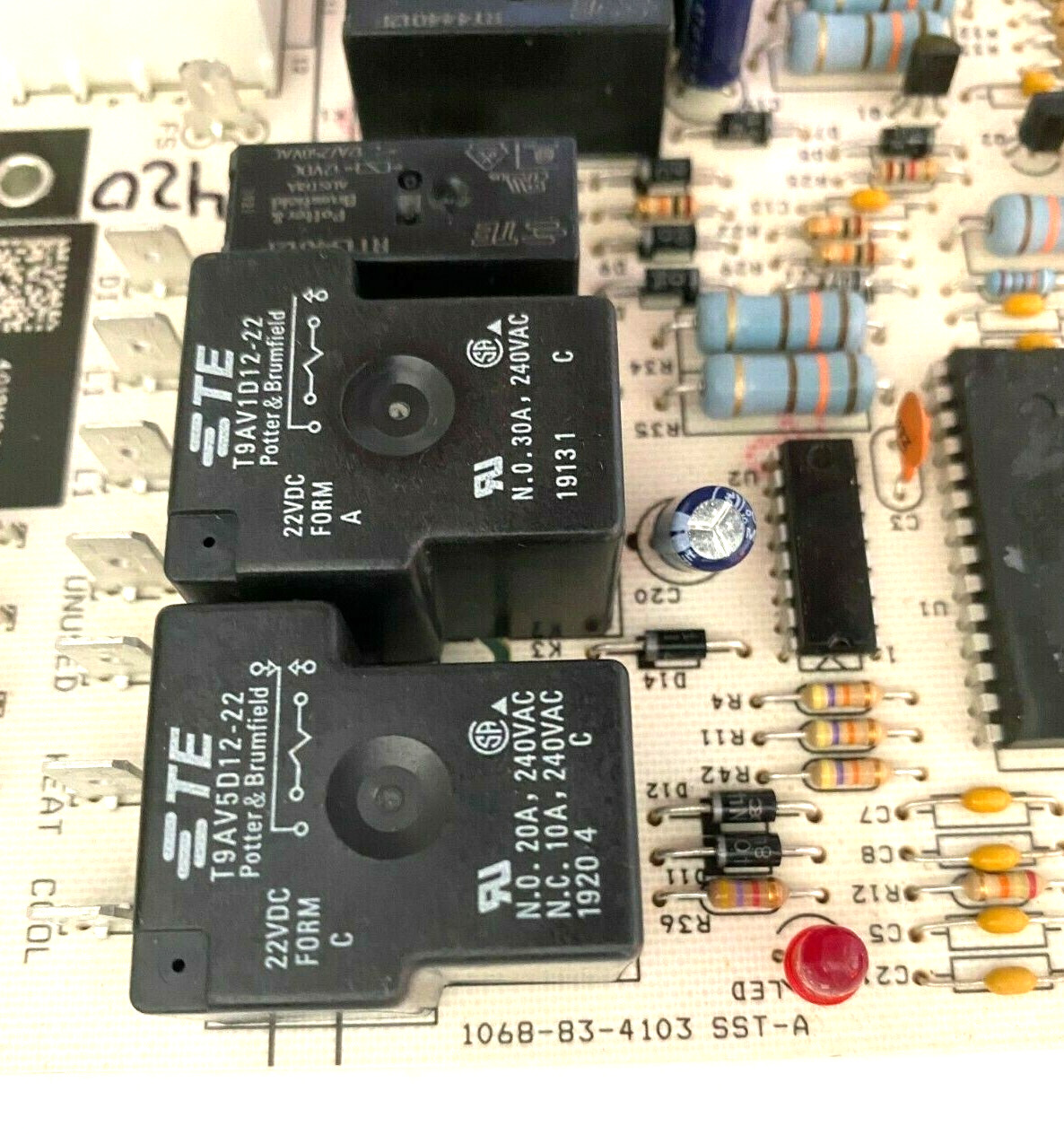 Goodman PCBAG123 1068-400 Control Circuit Board used #D420**