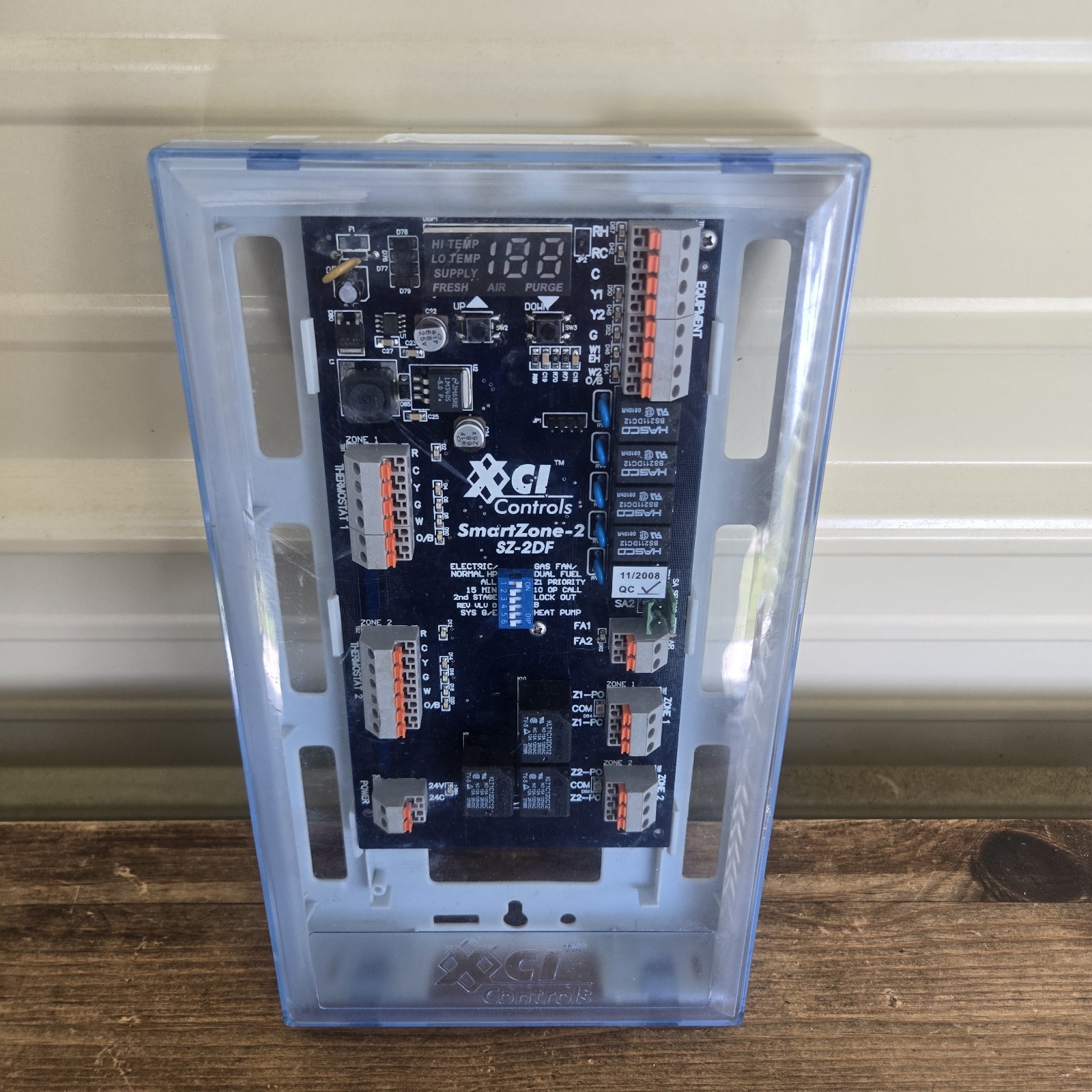 XCI Controls SmartZone-2 SZ-2DF HVAC Zoning Controller