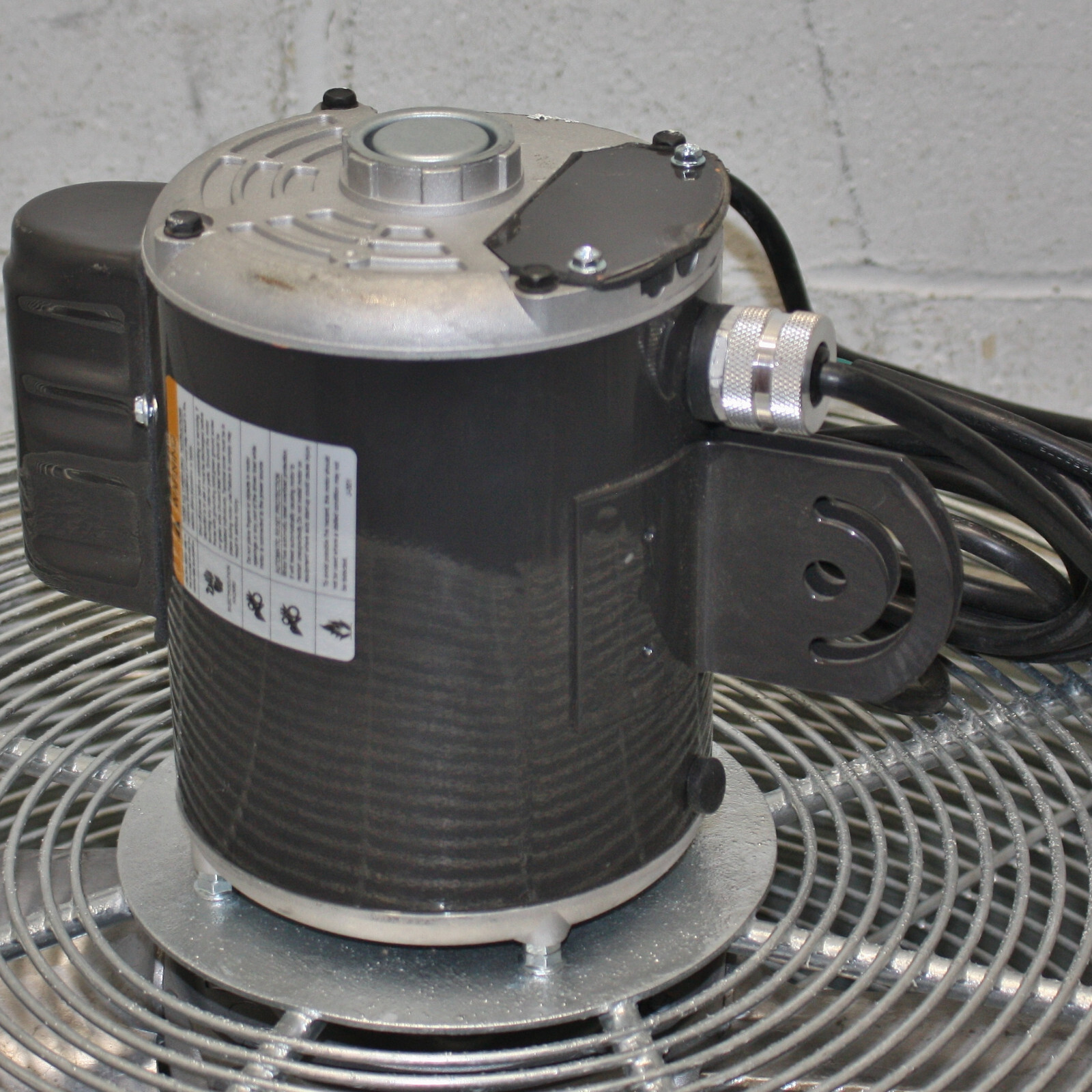 Dayton Transformer Cooling Fan 2ATX8, 24″ Blade, 115/230V AC, 1/2HP, Guard Mount