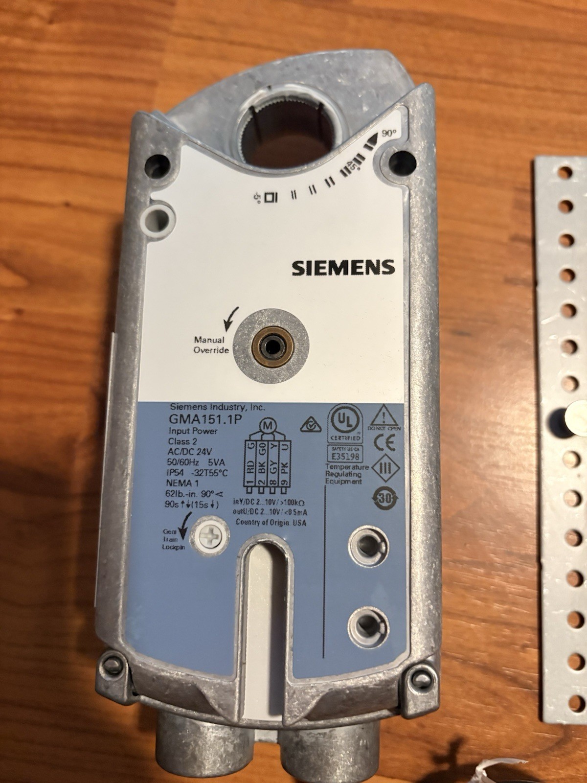 Siemens OpenAir GMA151.1P Rotary Spring Return Damper Actuator 24V w/ Hardware