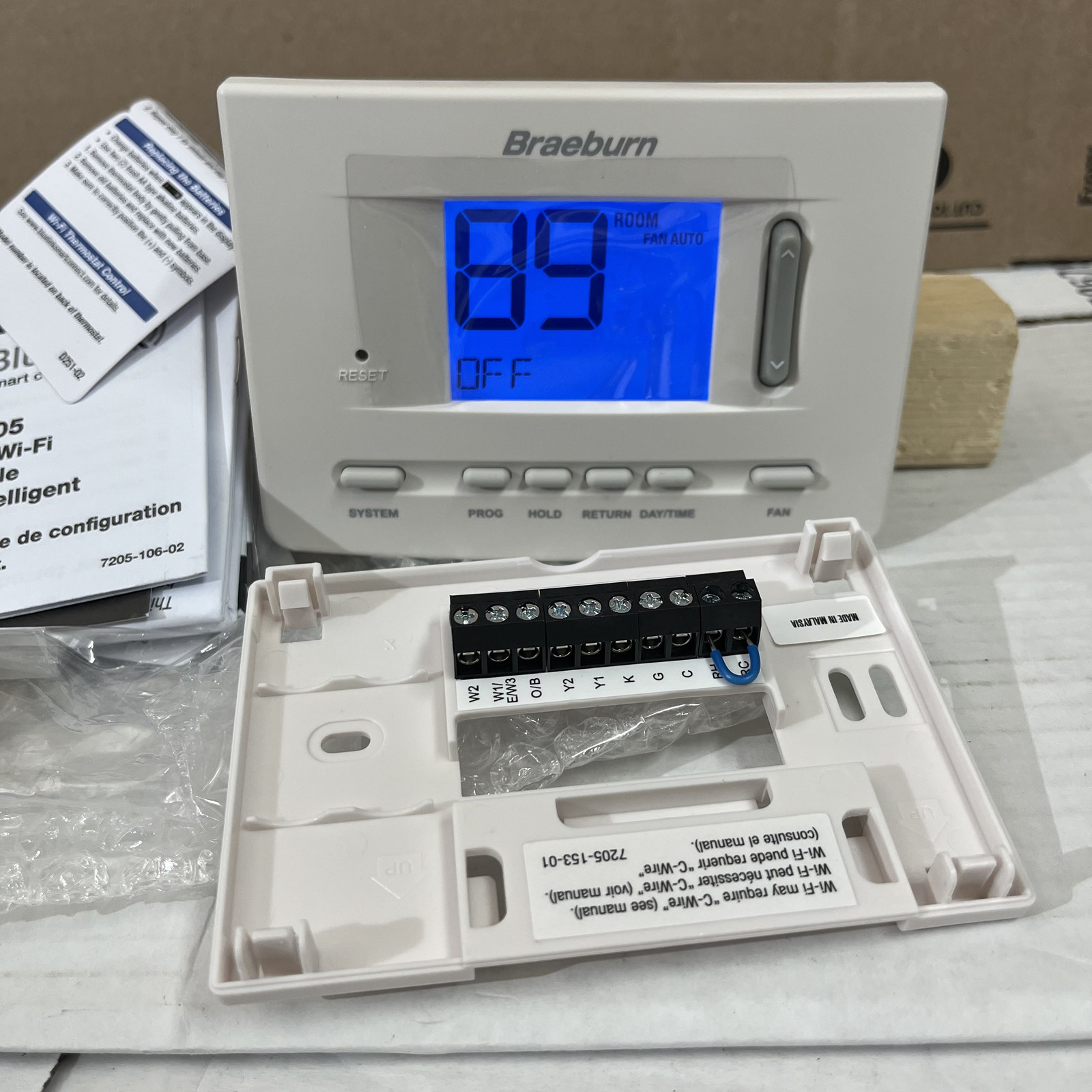 Braeburn 7205 BlueLink Wi-Fi Programmable Thermostat 24V Digital White Wall