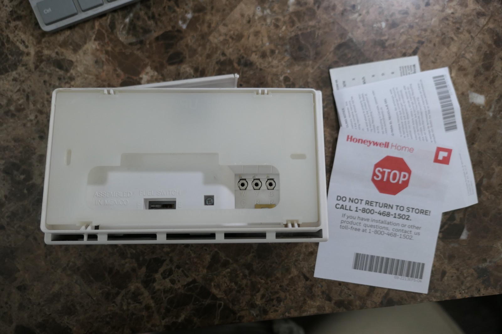 Honeywell T8112D1088 5-2 day Programable Thermostat White T8112D