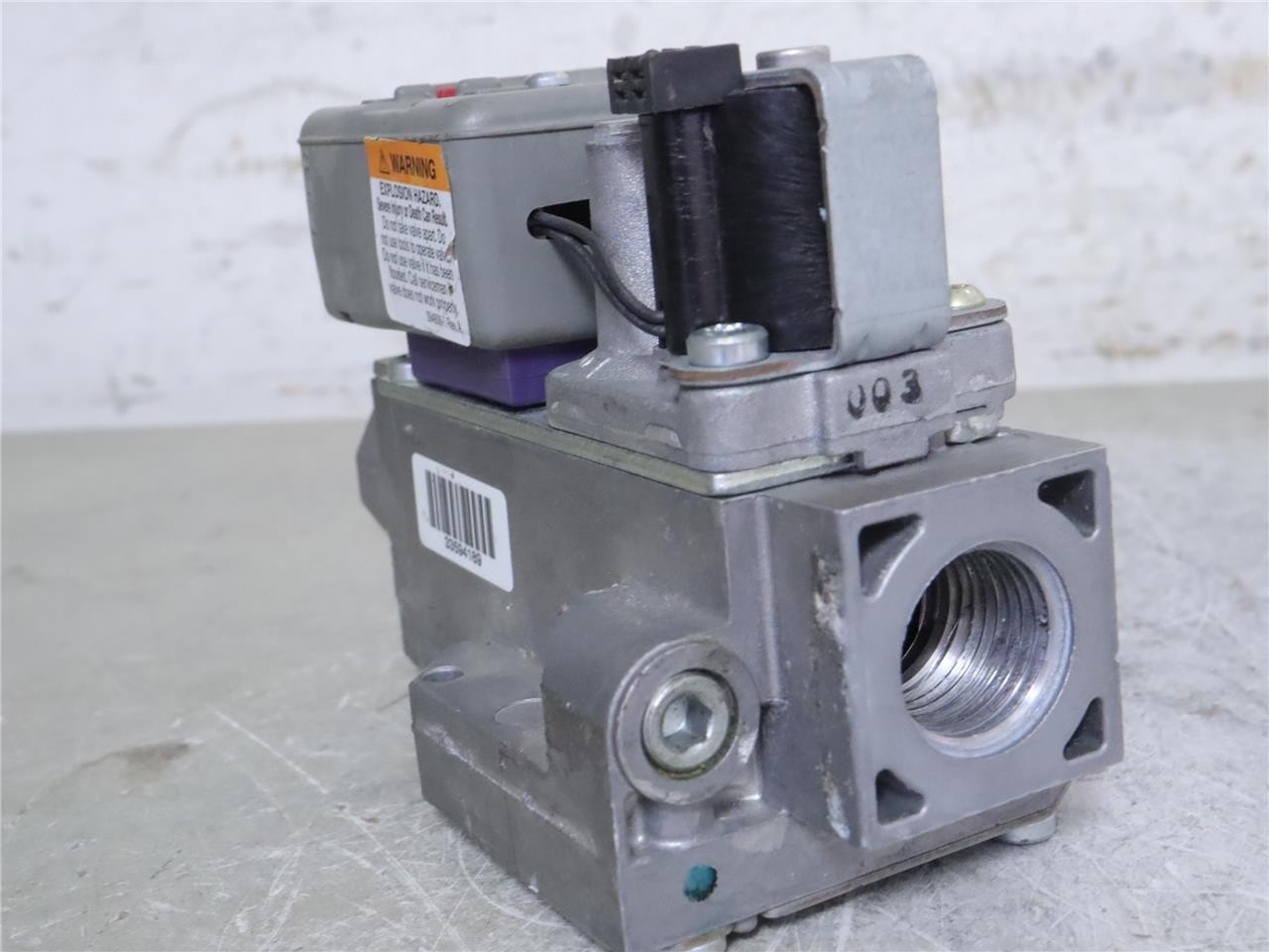 Honeywell VR9205Q1010 Furnace Two 2 Stage Gas Valve 24V 0151M00028
