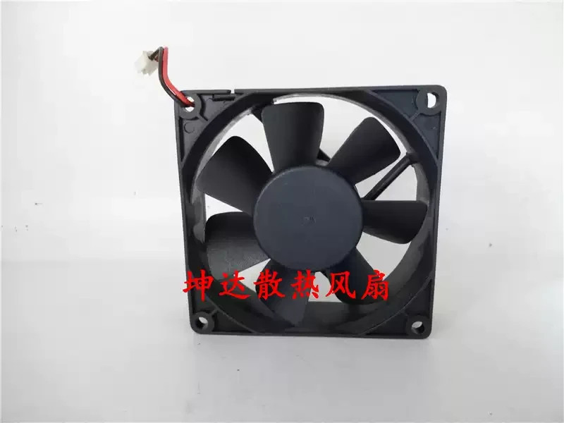 1PCS ADDA AD0812UB-A71GL DC12V 0.45A 80 * 25MM 2-wire cooling fan