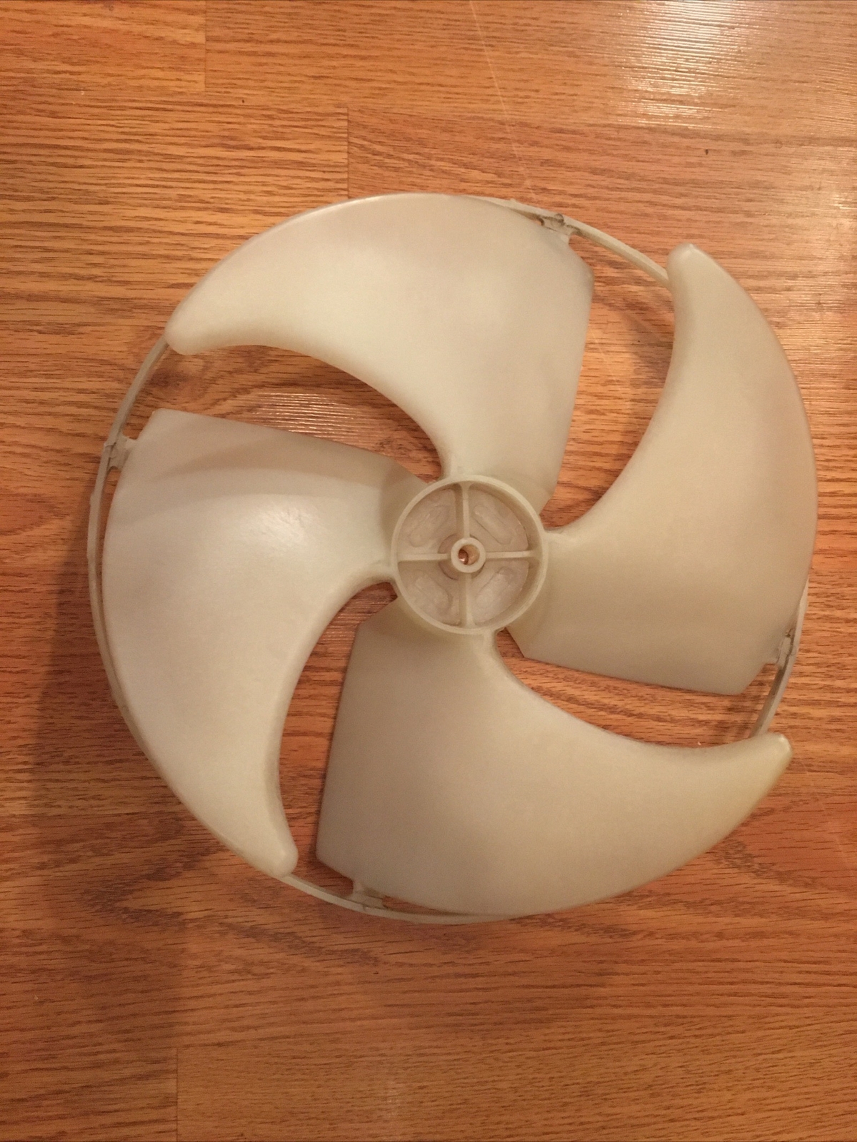 GE ac model: AEM08LXQ1 Condenser Fan Blade 11.65×2.40 in Shaft 5/16 in