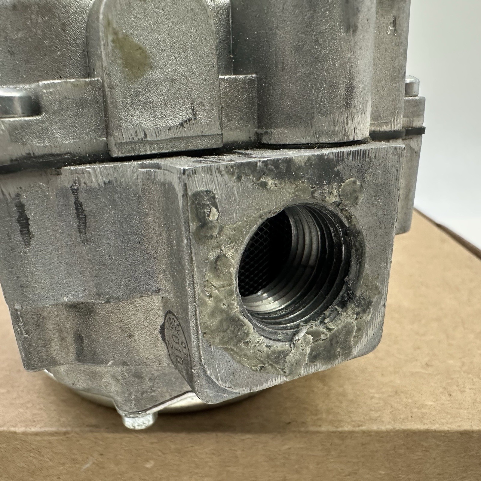 700-428 Robertshaw 24V Slow Open Natural Gas Valve 1/2 x 3/4″ – 7000BER-S7C READ