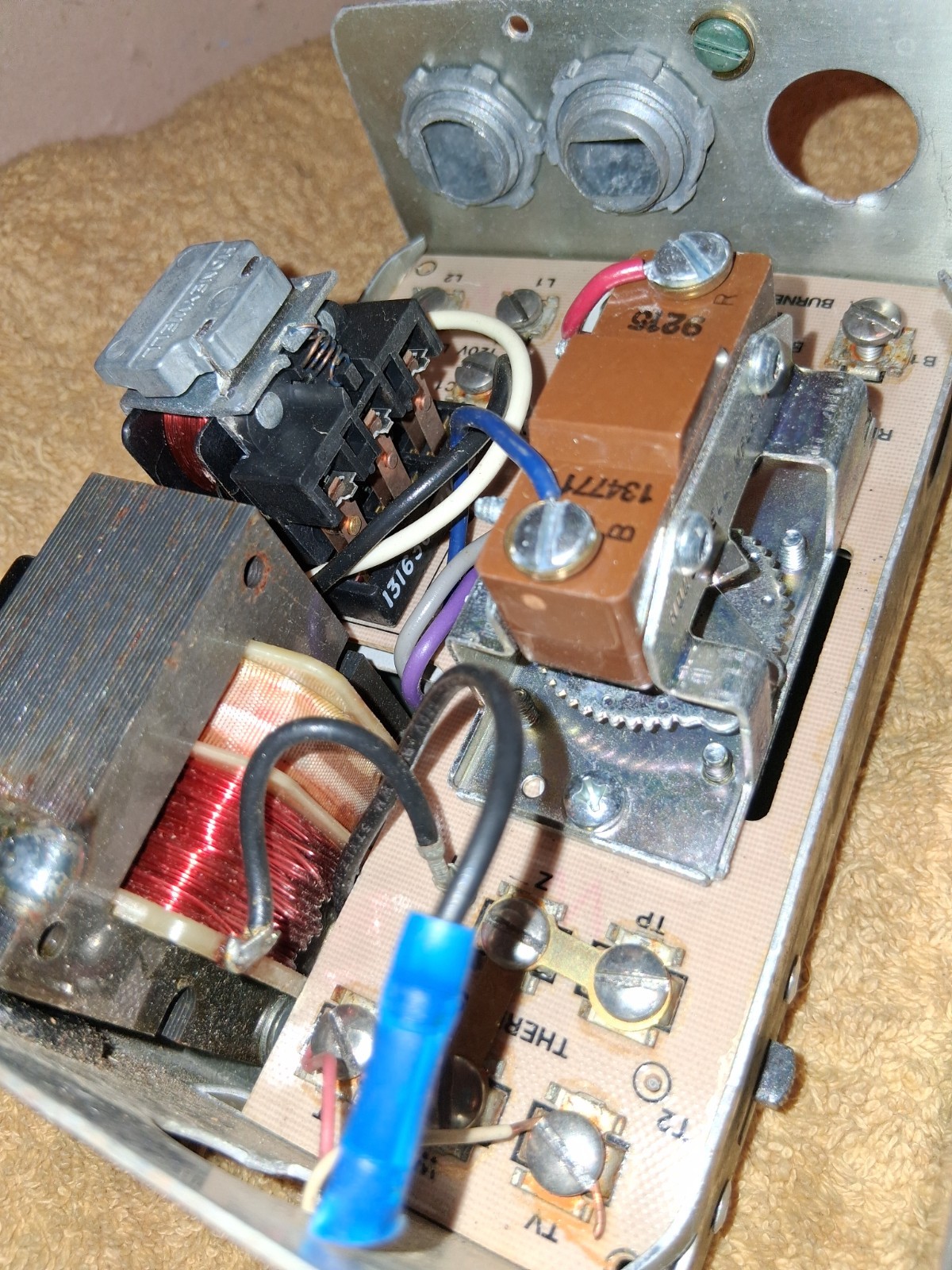 Honeywell Resideo L8148J1009 Aquastat Relay Salvaged From Large Boiler